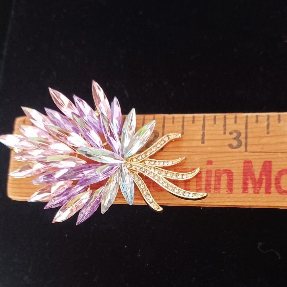 Gorgeous Lavender & Gold Brooch - Picture 3 of 4